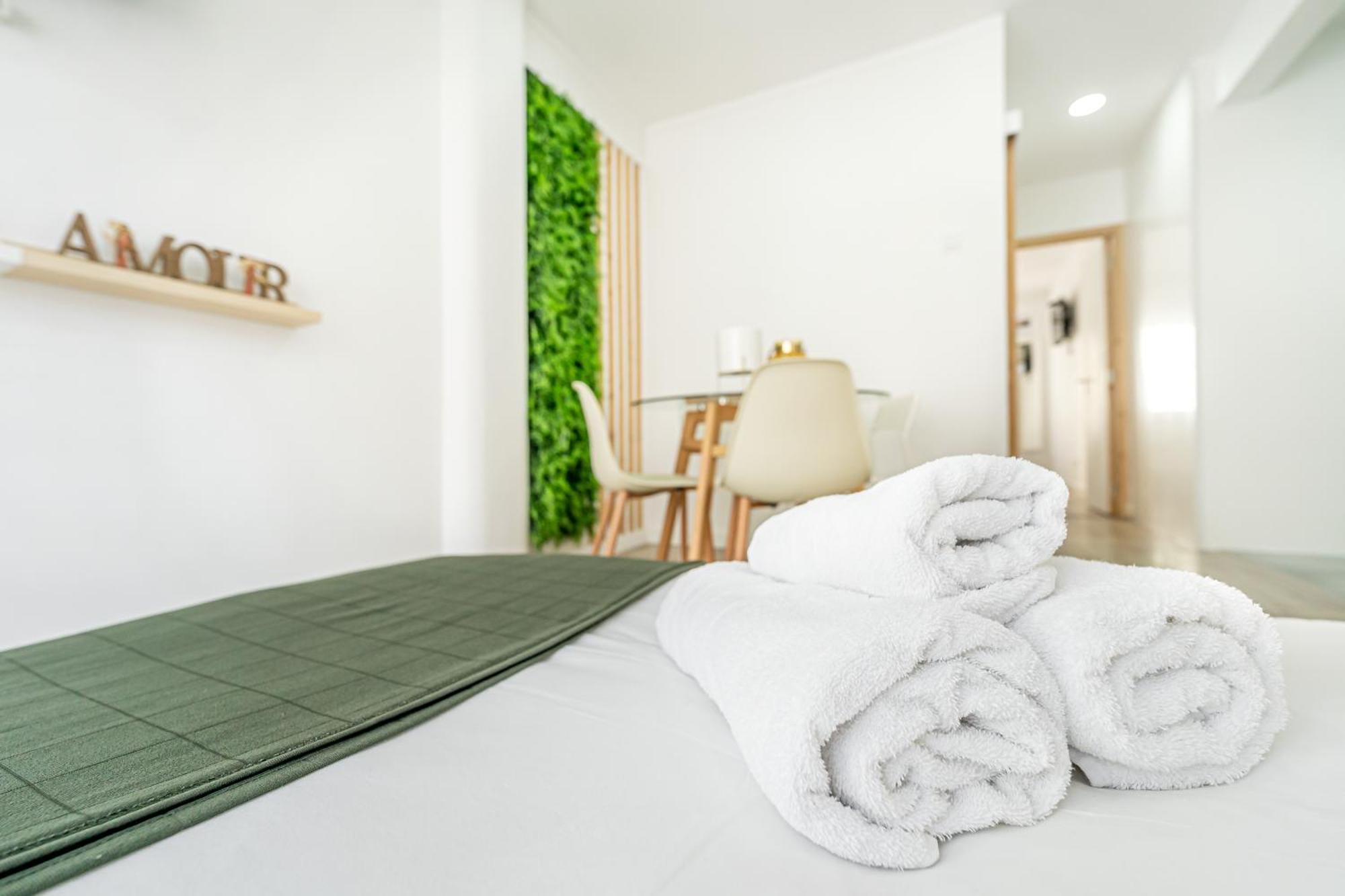 Santos Mattos Guesthouse & Apartments By Lisbon With Sintra Amadora Ngoại thất bức ảnh