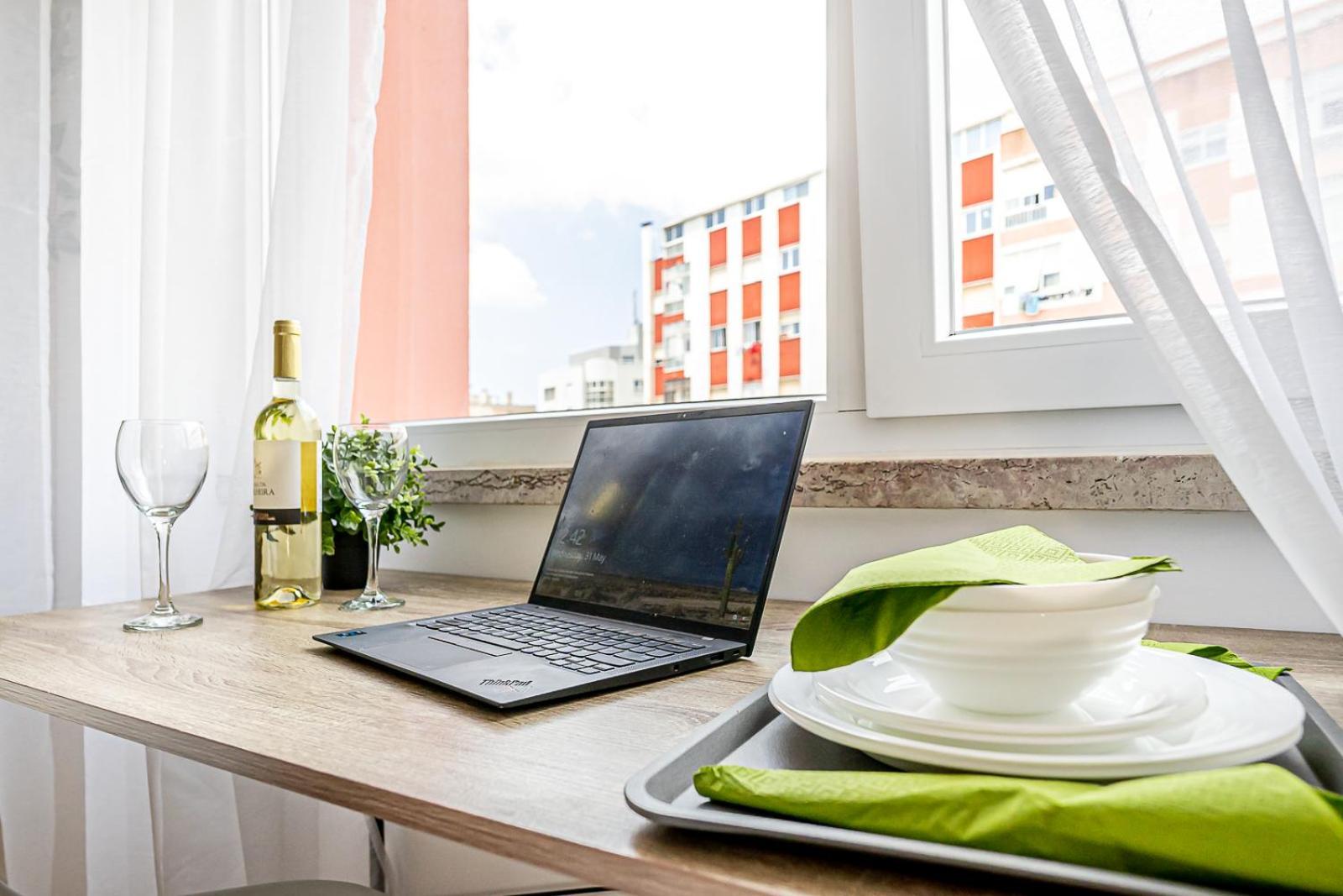 Santos Mattos Guesthouse & Apartments By Lisbon With Sintra Amadora Ngoại thất bức ảnh
